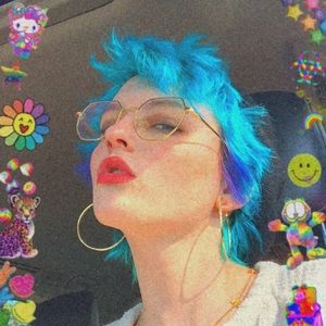 Meet your Posher, Elle